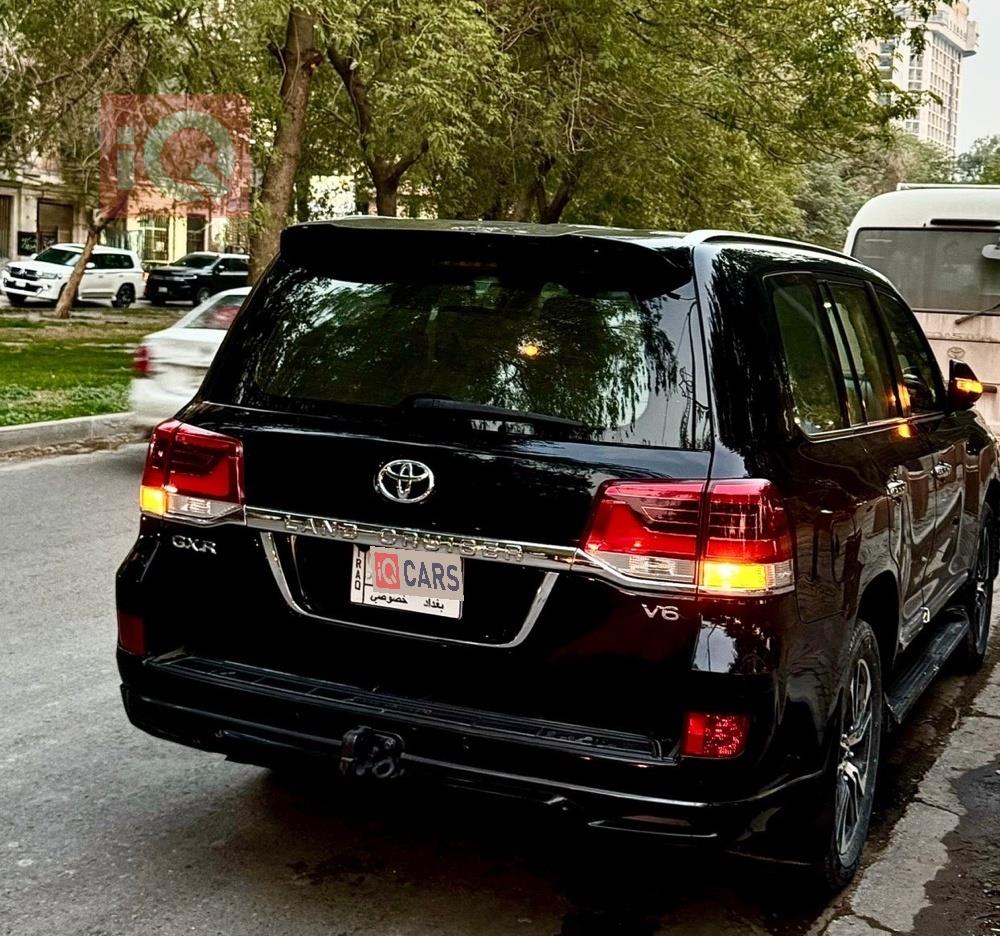 تۆیۆتا لاند کروزەر